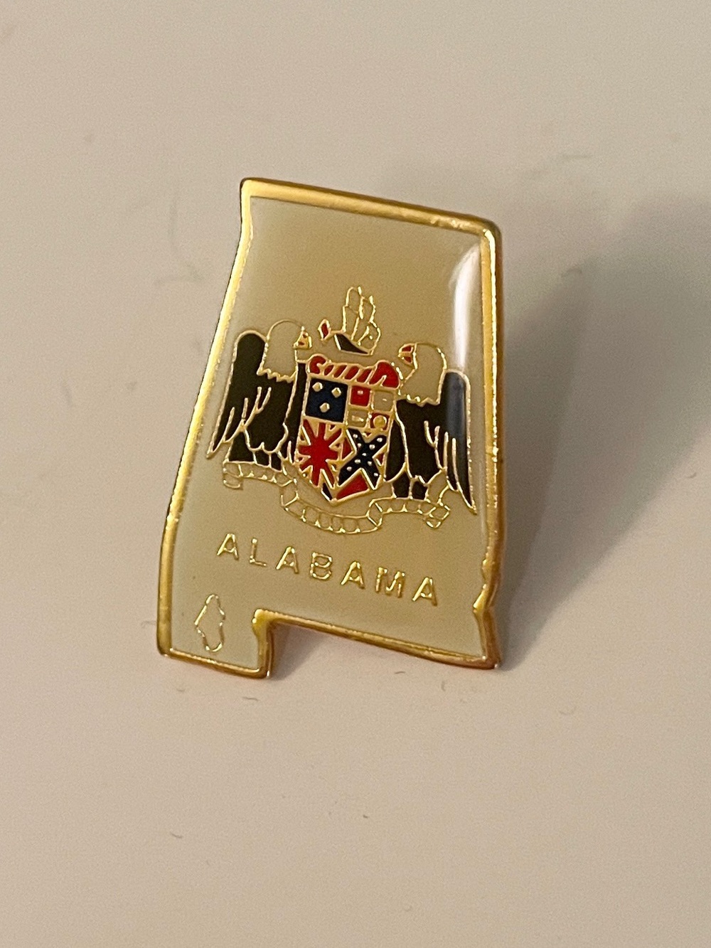 Vintage Gold State of Alabama Seal Coat of Arms Enamel Lapel Pin